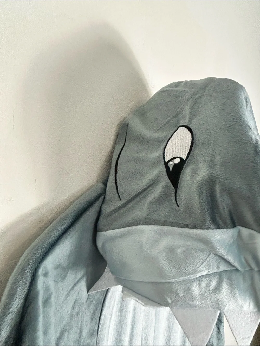 Spirit Halloween Great White Shark Costume Size L/XL - Picture 7 of 14